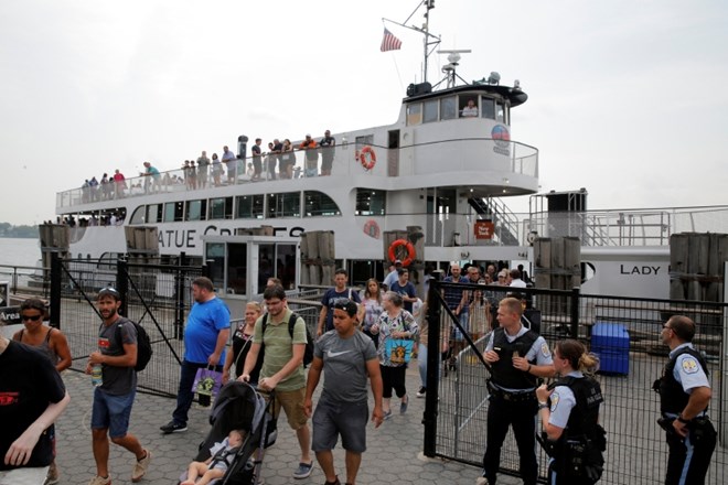 Z otoka s Kipom svobode evakuirali več tisoč turistov