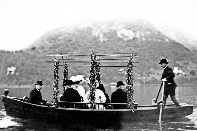 Cesar Franc Jožef, ki se je s spremstvom 17. julija 1883 s pletnjo podal na  Blejski otok, zagotovo ni poznal pripetljajev s...