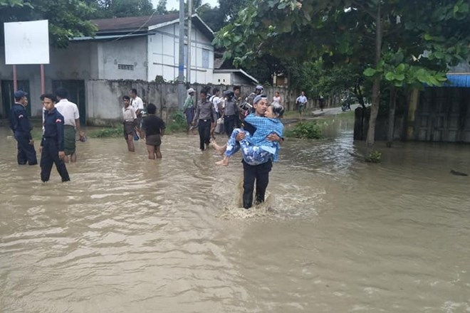 Zaradi zrušenja dela jezu v Mjanmaru poplavilo okoli sto vasi
