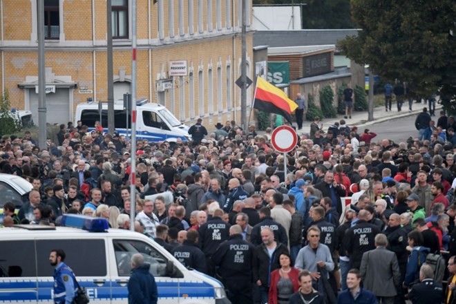 Na shodu proti protestom skrajne desnice v Berlinu 5000 ljudi