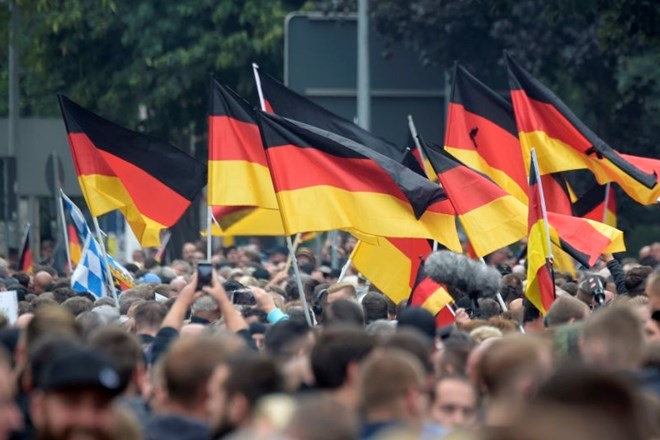 #foto Na novih protestih v Chemnitzu več tisoč ljudi