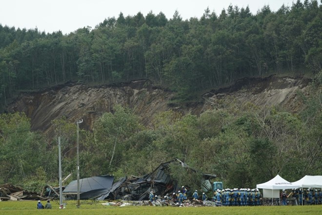 Po potresu in zemeljskih plazovih na Japonskem narašča število žrtev