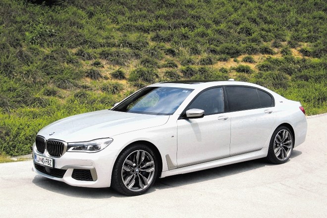 BMW-jeva serija 7 pooseblja vse najboljše iz sveta sodobnih tehnologij, udobja in varnosti.