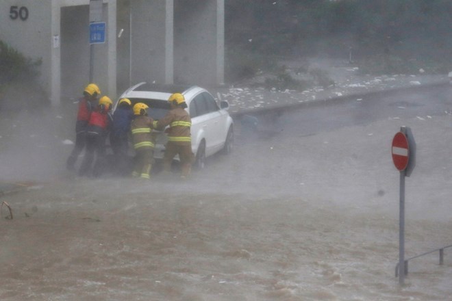 #foto #video Tajfun Mangkhut na Kitajskem zahteval smrtni žrtvi