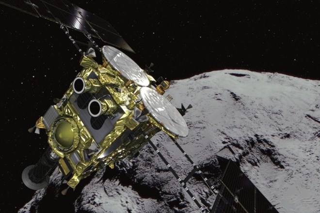 Japonska roverja uspešno pristala na asteroidu