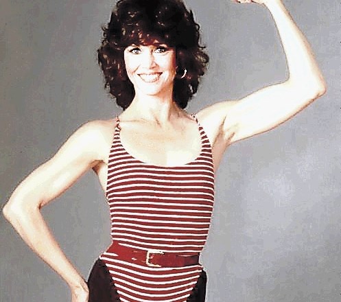 Jane Fonda kot kraljica aerobike, ki je zgradila pravi imperij z videokasetami za vadbo doma.