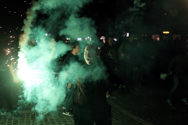 #foto #video Green Dragons so za 30. rojstni dan osvetlili mesto