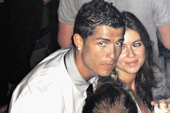 Kathryn Mayorga trdi, da jo je Cristiano Ronaldo  leta 2009 v Las Vegasu posilil in ji pozneje v zameno za njen molk plačal...