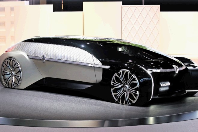 Renault EZ-ultimo – robotizirano samovozeče električno vozilo za mobilnost visokega razreda so poimenovali tudi »dnevna soba...