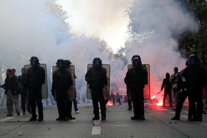 #foto V Franciji protesti proti Macronovim reformam