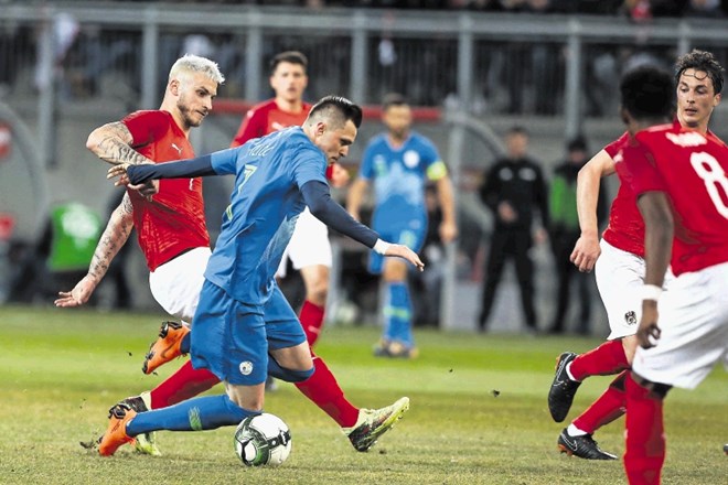 Josipu Iličiću (v ospredju v modrem dresu) se obeta vrnitev v udarno enajsterico reprezentance proti Cipru.