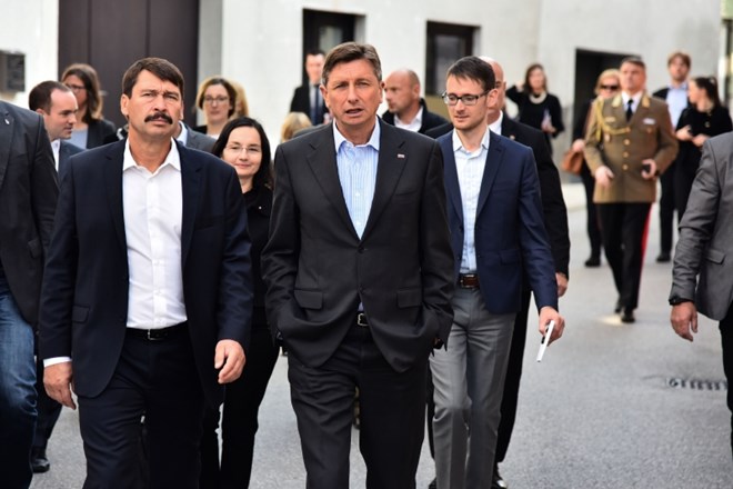 Borut Pahor in Janos Ader sta si ogledala Kobariški muzej.