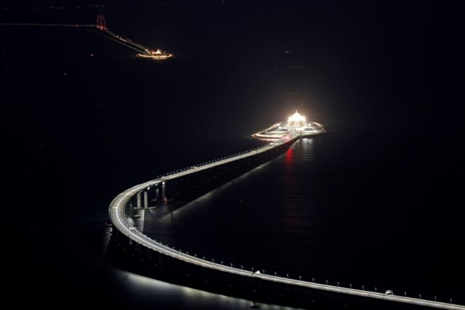 #video #foto Jutri bodo odprli orjaški most med Macaom in Hongkongom