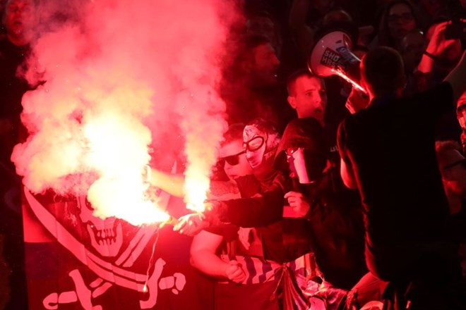#video Pred tekmo Rome in ruskega CSKA kaos: pretepi in zrušene tekoče stopnice