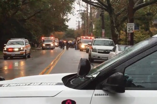 #foto Streljanje v ameriškem Pittsburghu terjalo smrtne žrtve