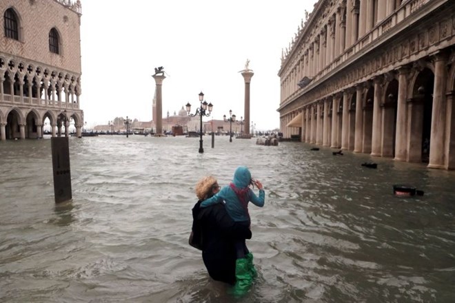 Benetke so danes prizadele najhujše poplave v desetih letih.