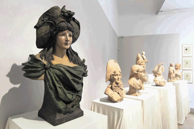 Doprsni kipi Dunajčanka, Anica, Marjeta, figuri dečka in deklice in nekatera druga dela predstavljajo izbor iz mladostnega...
