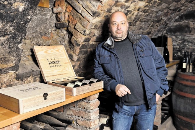 Boštjan Protner svoja vina prodaja pod imenom Vina Joannes, zdi pa se mu pomembno, da  štajerski vinarji  skupaj nastopajo na...