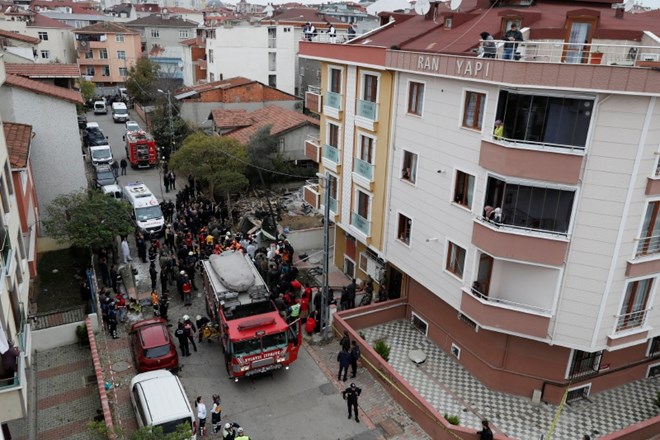 #foto V strmoglavljenju vojaškega helikopterja v Istanbulu več mrtvih