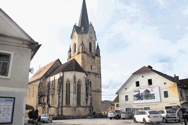 V Šentrupertu je teden dni pred drugim krogom županskih volitev zavrelo na relaciji župnija-občina.