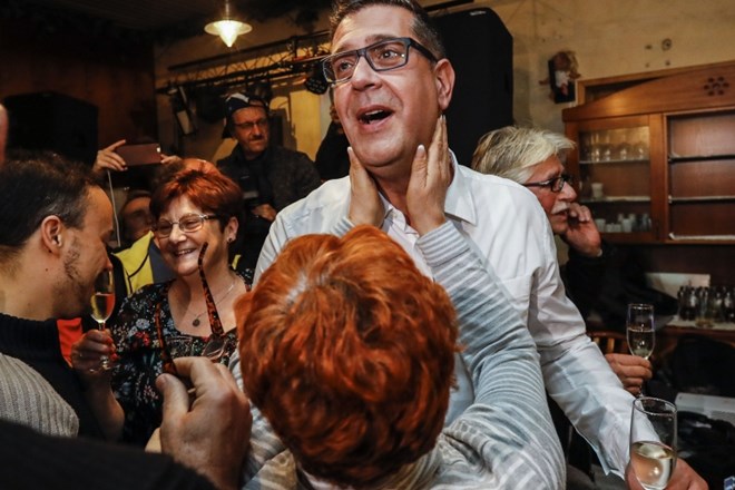 Aktualni koprski župan Boris Popovič je že priznal poraz, a se je potem izkazalo, da ima njegov protikandidat Aleš Bržan (na...
