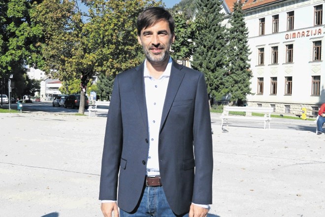 Novi jeseniški župan Blaž Račič se bo kmalu lotil velike težave na Jesenicah – odhajanja mladih iz občine, je napovedal po...