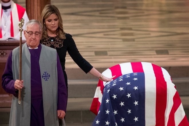 Vnukinja preminulega predsednika Jenna Bush Hager.