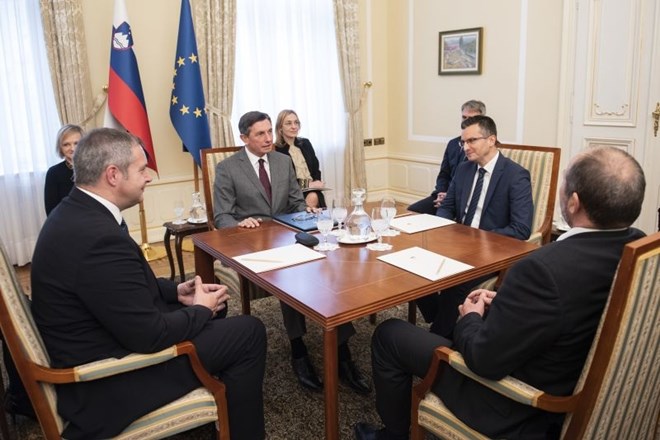Predsednik vlade Marjan Šarec, predsednik državnega zbora Dejan Židana in predsednik državnega sveta Alojz Kovšča so pri...