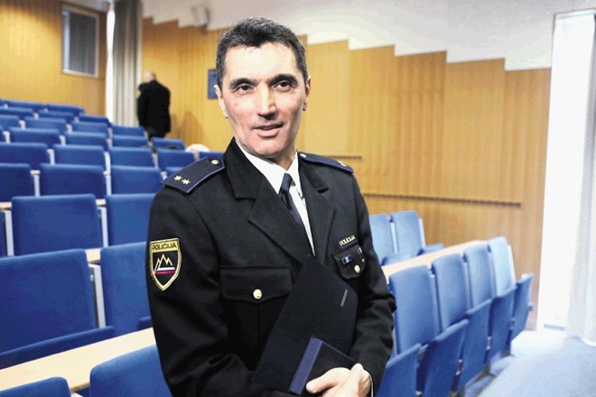 Policijska akademija Tacen - podelitev medalj policije za hrabrost in požrtvovalnost. Dražen Papec, dobitnik medalje.