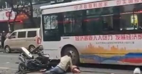 Na Kitajskem z avtobusom zapeljal v množico, več mrtvih 
