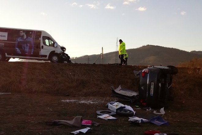 #foto V nesreči na cesti Reteče - Jeprca ena izmed voznic utrpela hude poškodbe