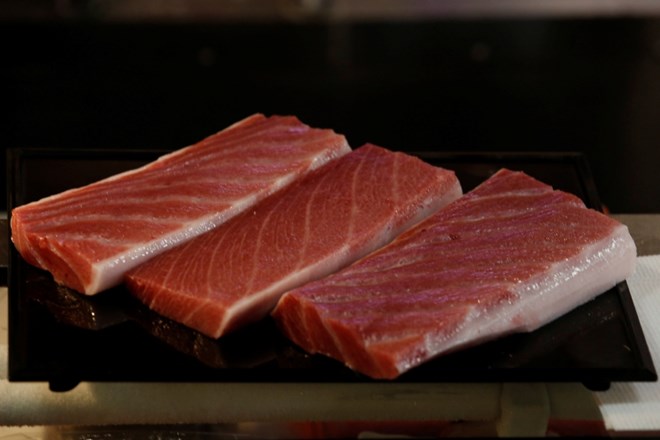 #foto Modroplavutega tuna prodali za rekordnih 2,7 milijona evrov