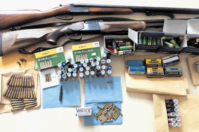 Koroški in dolenjski policisti zasegli več kosov orožja in streliva