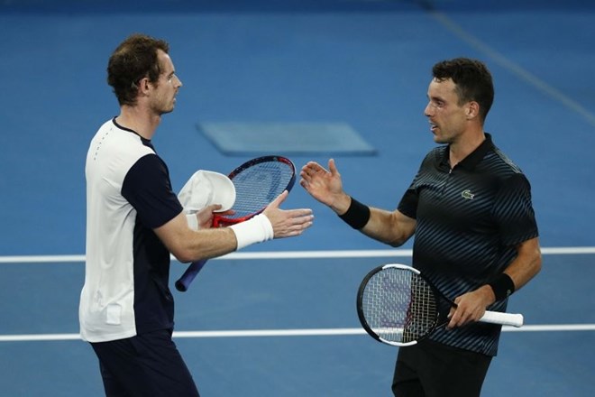 Andy Murray po epskem dvoboju z Bautisto Agutom v solzah zapustil Melbourne Park