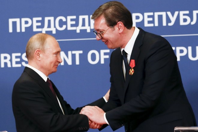 S pravim mitingom privržencev Aleksandra Vučića se je nocoj  končal poldnevni obisk  Vladimirja Putina v Beogradu. AP