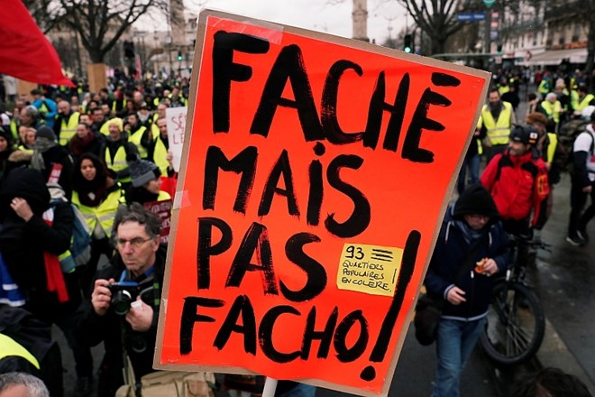 Francija: Rdeči šali proti rumenim jopičem