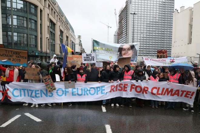 #foto V Bruslju na podnebnem shodu 70.000 ljudi