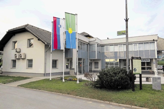 V občini Šmarješke Toplice so kot zadnji v državi po jesenskih lokalnih volitvah danes potrdili nov, 11-članski občinski...