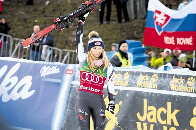 Mikaela Shiffrin je bila v slalomskem in veleslalomskem seštevku že četrtič zlata lisička.