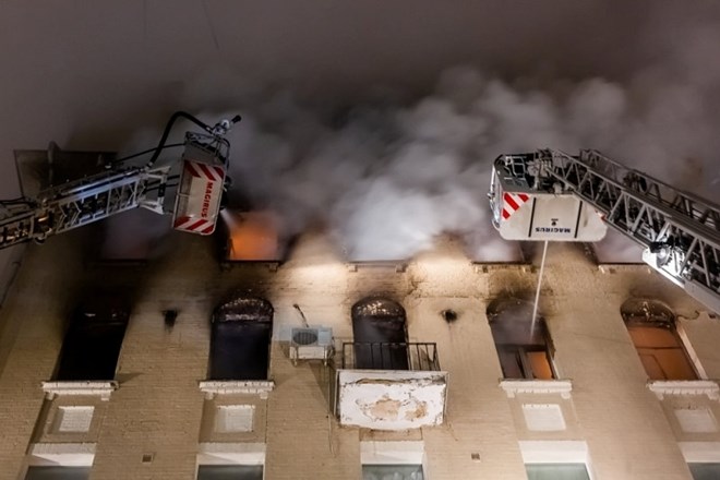 #foto V požaru v stanovanjskem poslopju v Moskvi več mrtvih