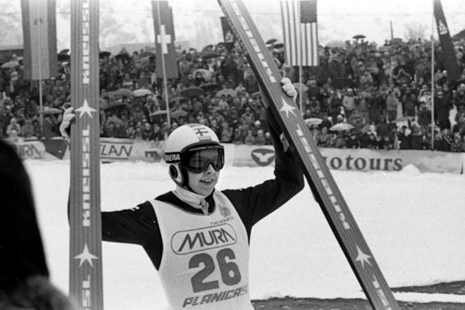 Leta 1985 smo Mattija Nykänena gostili v Sloveniji. Takrat je na svetovnem prvenstvu v poletih v Planici zmagal in ob tem...