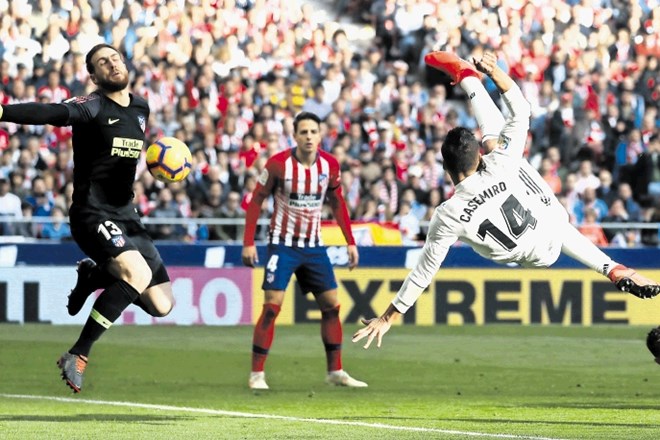 Atleticov vratar Jan Oblak (levo) je tri gole v španskem prvenstvu nazadnje prejel lanskega aprila.