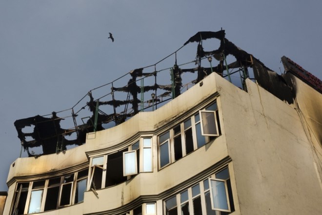 #foto #video Požar v hotelu v New Delhiju zahteval številne žrtve