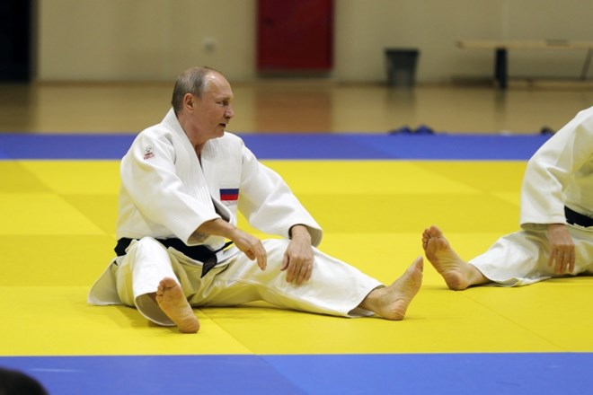 #foto Putin si je v boju z olimpijskim šampionom poškodoval prst