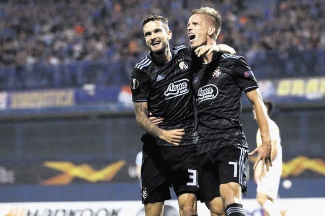 Zagrebški Dinamo je v derbiju prvouvrščenih ekip razbil Osijek (3:0) in ga potisnil na tretjo mesto.