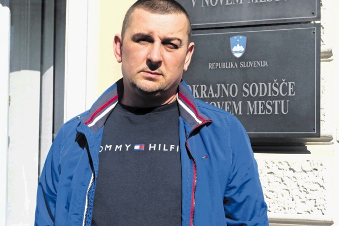 »Do mene so prišle govorice, da je Mitrovič zagrozil, kako bo pospravil celo mojo družino, ko pride iz zapora,« pravi...
