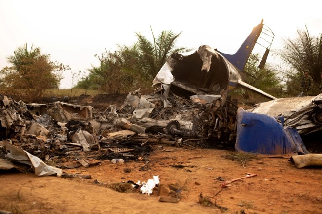 #foto Letalska nesreča v Kolumbiji terjala 12 smrtnih žrtev 
