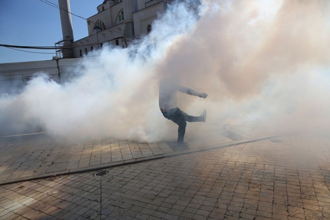 #foto Protest albanske opozicije v Tirani se je sprevrgel v nasilje