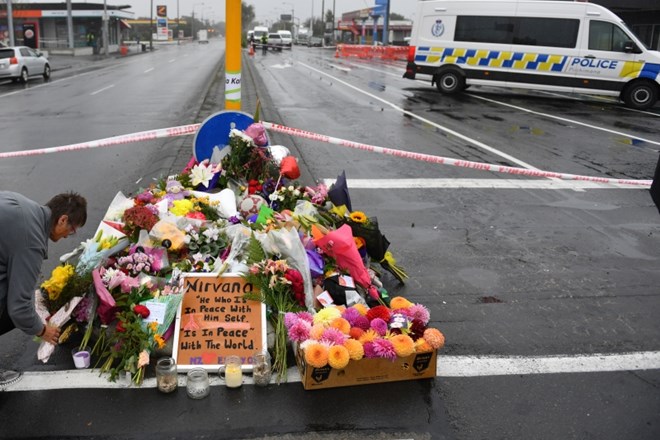 Pri premeščanju žrtev napada iz mošej Al Noor in Linwood v Christchurchu so našli še eno truplo.