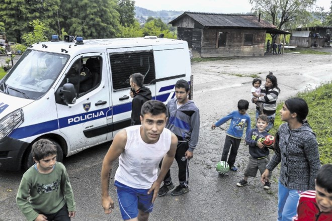 Varnostna situacija v romskih naseljih se izboljšuje tudi po zaslugi  preventivnih aktivnosti policije v romski skupnosti.